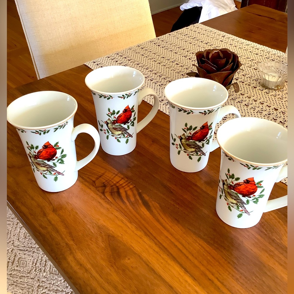 BNWOT Set-of 4 living quarters Cardinal, 10 ounce porcelain mugs